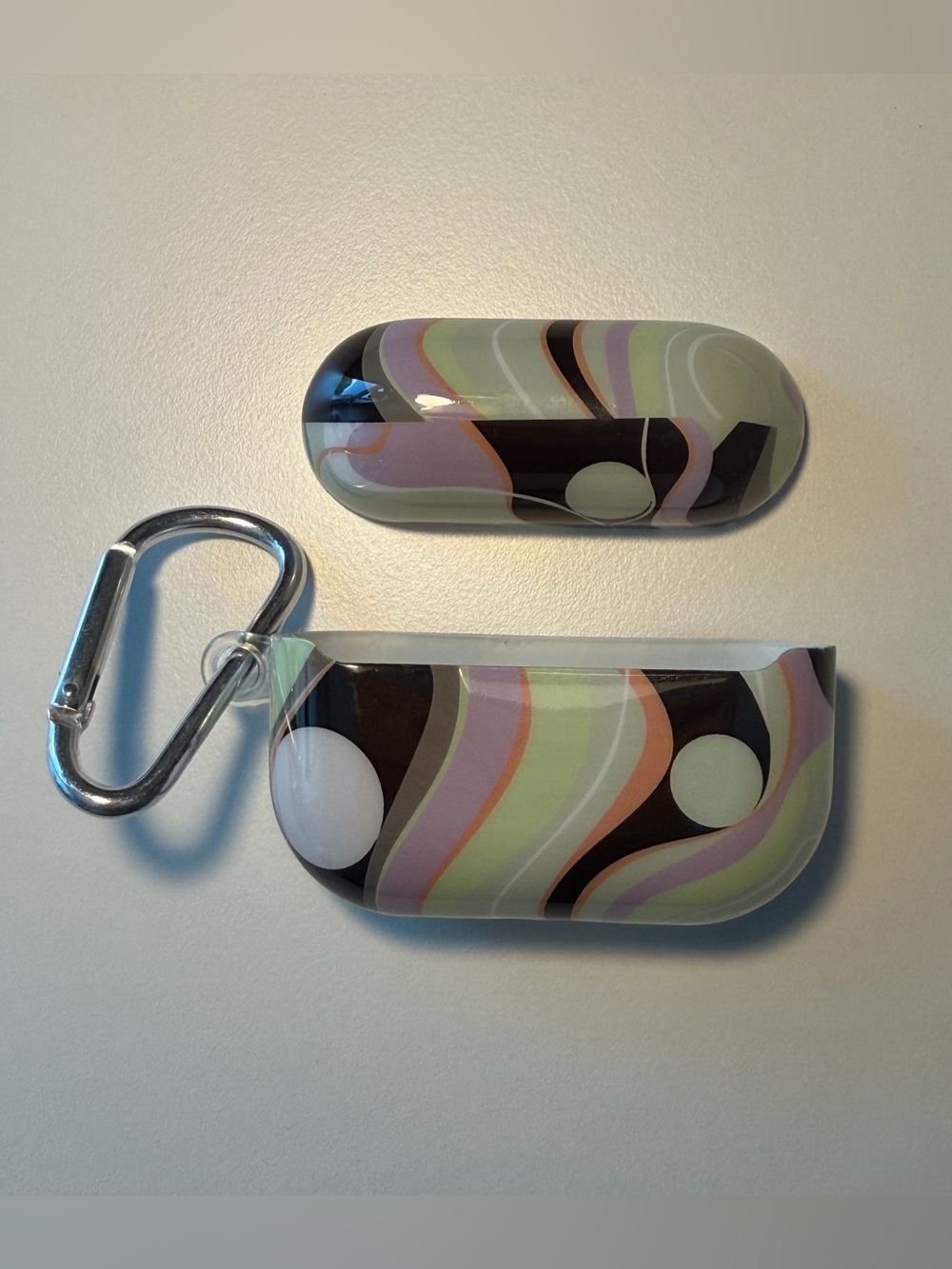 Abstract pastel swirl stripes AirPod Pros hard case with metal carabiner clip